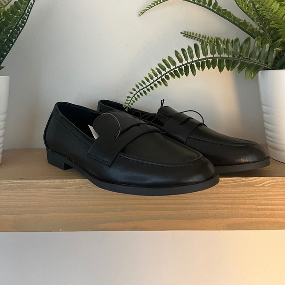 Brand New. Penny Loafer. Shoes for Woman. - Picture 4 of 6